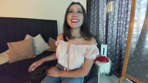 Emilia Gomez online show from January 2025 08:07:02 PM