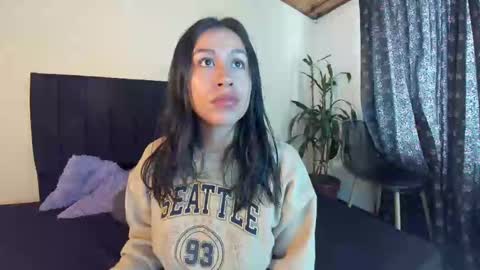 Emilia Gomez online show from March 2025 09:26:01 PM