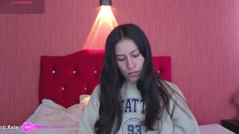 Emilia Gomez online show from September 2025 01:16:02 PM