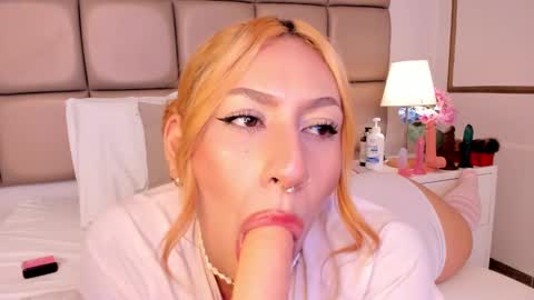 EMILY ROBERTS online show from January 2025 10:07:02 PM