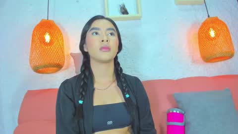 Emily online show from November 2025 12:04:02 PM