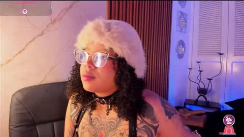 Snapshot of emiilycollins1 chatting on February 2026 04:19:02 AM online show from February 2026 04:19:02 AM