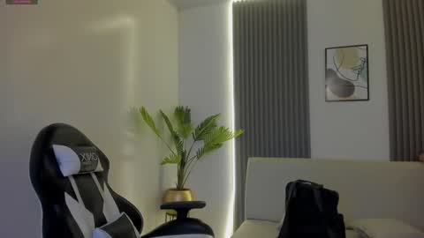    online show from January 2025 12:15:01 PM