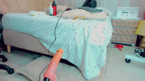 EmillySaenz online show from December 2024 11:40:01 PM