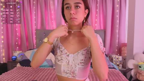 Snapshot of emiiscoot_1 chatting on March 2025 01:40:02 PM Emily online show from March 2025 01:40:02 PM
