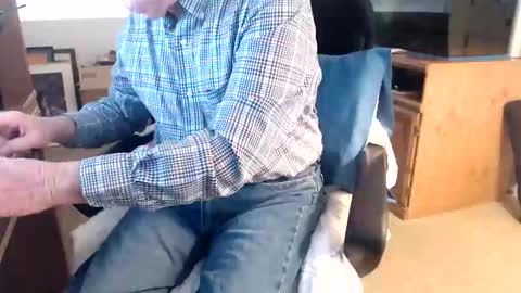 Snapshot of emil_karpo chatting on December 2025 03:29:02 PM Terrance1st online show from December 2025 03:29:02 PM