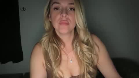 Snapshot of emilelovesyou chatting on January 2026 07:02:01 AM emilelovesyou online show from January 2026 07:02:01 AM