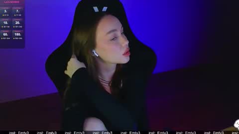 Emili online show from March 2026 03:41:01 PM