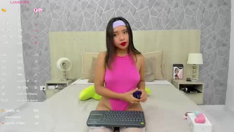 Emili Lenus online show from February 2025 05:33:01 PM