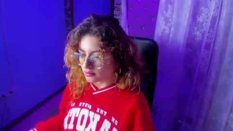 Snapshot of emili_rouse_ chatting on September 2025 12:12:01 AM Emy online show from September 2025 12:12:01 AM