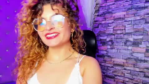 Snapshot of emili_rouse_ chatting on September 2025 11:19:01 PM Emy online show from September 2025 11:19:01 PM