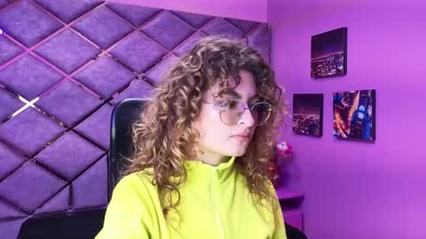 Snapshot of emili_rouse_ chatting on September 2025 05:51:01 PM Emy online show from September 2025 05:51:01 PM