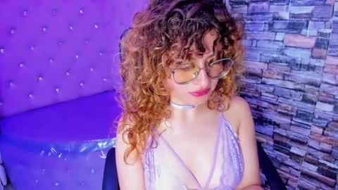 Snapshot of emili_rouse_ chatting on October 2025 04:25:02 PM Emy online show from October 2025 04:25:02 PM
