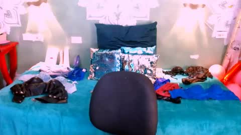 Emili roux online show from February 2025 12:44:02 PM