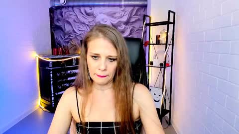 Emilia Bedy online show from May 2026 09:14:01 AM