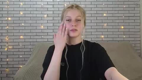 Amili online show from December 2024 11:54:01 AM