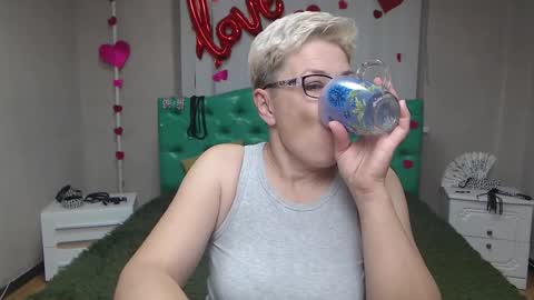 Snapshot of emiliagree chatting on October 2025 05:13:01 PM EmiliaGree online show from October 2025 05:13:01 PM