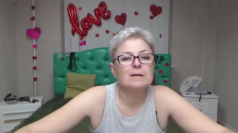 Snapshot of emiliagree chatting on October 2025 05:13:02 PM EmiliaGree online show from October 2025 05:13:02 PM