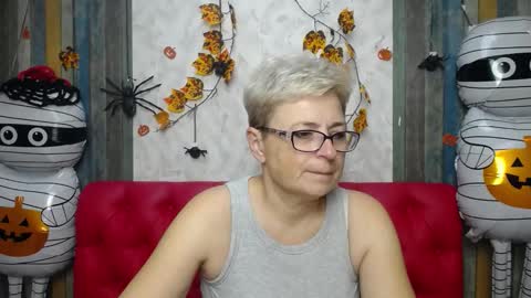 Snapshot of emiliagree chatting on November 2025 06:10:01 PM EmiliaGree online show from November 2025 06:10:01 PM