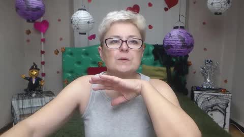 Snapshot of emiliagree chatting on November 2025 05:58:02 PM EmiliaGree online show from November 2025 05:58:02 PM