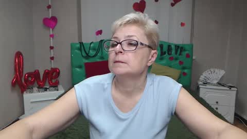 Snapshot of emiliagree chatting on November 2025 07:03:01 PM EmiliaGree online show from November 2025 07:03:01 PM