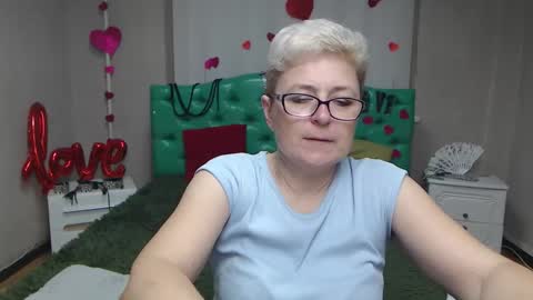 Snapshot of emiliagree chatting on November 2025 06:42:02 PM EmiliaGree online show from November 2025 06:42:02 PM