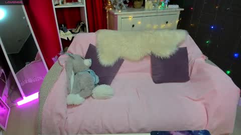 Emiliya online show from December 2024 02:12:02 AM