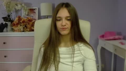 Snapshot of emilly_lust99 chatting on February 2025 08:07:02 AM Emilly online show from February 2025 08:07:02 AM