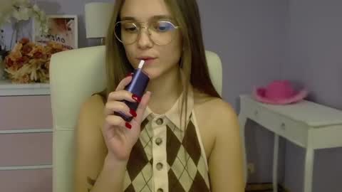 Snapshot of emilly_lust99 chatting on February 2025 11:32:02 AM Emilly online show from February 2025 11:32:02 AM