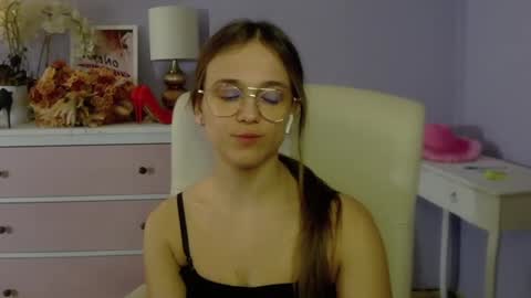 Snapshot of emilly_lust99 chatting on February 2025 10:59:01 AM Emilly online show from February 2025 10:59:01 AM