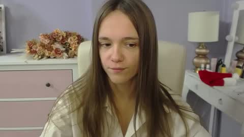 Emilly online show from December 2025 07:39:02 AM