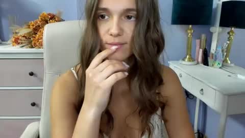 Snapshot of emilly_lust99 chatting on June 2026 06:48:02 AM Emilly online show from June 2026 06:48:02 AM