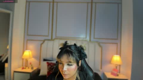 emilly_mell online show from November 2025 11:27:02 AM