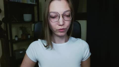 Emilly online show from February 2026 06:20:02 AM