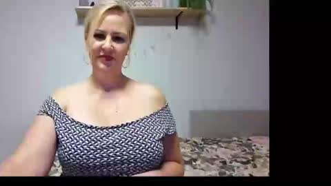 Snapshot of emillykiss chatting on September 2025 10:54:01 PM EmillyLove online show from September 2025 10:54:01 PM