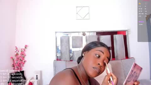 Snapshot of emillyroaa chatting on May 2026 06:57:02 PM Emilly Roa online show from May 2026 06:57:02 PM