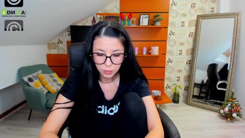 EmillyTaylor online show from December 2024 08:28:01 AM