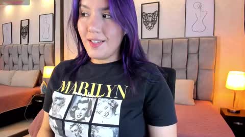 Snapshot of emily_5weet chatting on February 2025 05:08:01 AM Emily online show from February 2025 05:08:01 AM