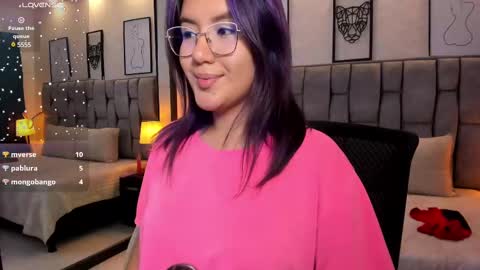 Snapshot of emily_5weet chatting on February 2025 10:17:02 AM Emily online show from February 2025 10:17:02 AM