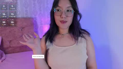 Snapshot of emily_5weet chatting on September 2025 05:17:02 AM Emily online show from September 2025 05:17:02 AM