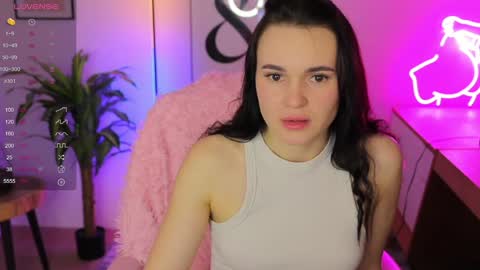 Snapshot of emily___cute chatting on December 2024 02:21:01 PM Emily Cute online show from December 2024 02:21:01 PM