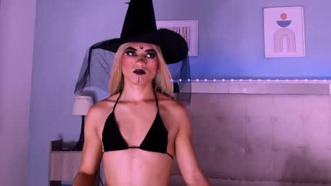 emily_castillo1_ online show from October 2025 05:27:01 AM