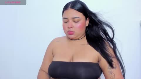 Snapshot of emily_cooper20_ chatting on January 2025 05:21:02 AM Emily online show from January 2025 05:21:02 AM