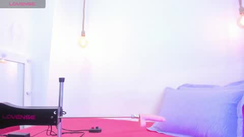 Snapshot of emily_cooper20_ chatting on February 2025 07:25:01 PM Emily online show from February 2025 07:25:01 PM