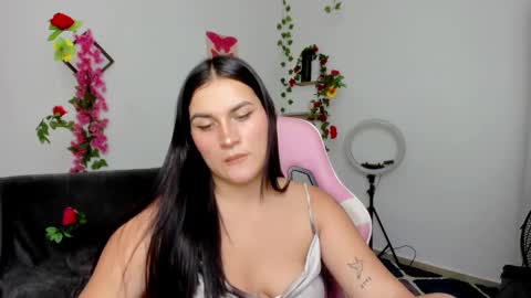 Snapshot of emily_coraline chatting on February 2025 08:21:01 PM Emily  online show from February 2025 08:21:01 PM