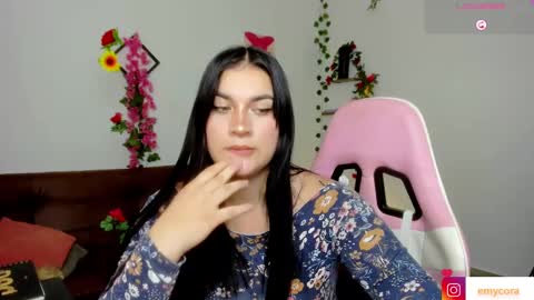 Snapshot of emily_coraline chatting on February 2025 03:43:01 PM Emily  online show from February 2025 03:43:01 PM