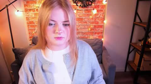 emily_coyness online show from February 2026 05:00:01 PM