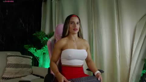 Emily foxx01 online show from July 2026 12:12:01 AM