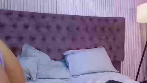 Emily online show from September 2025 08:08:02 PM