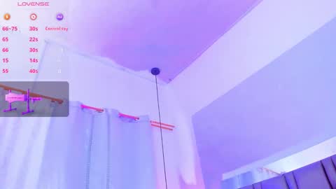 Emi  online show from November 2025 03:36:01 PM